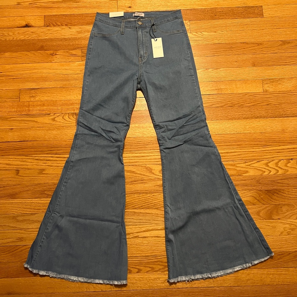 NEW WITH TAGS Judy Blue Super Flare Jeans Size 13/31